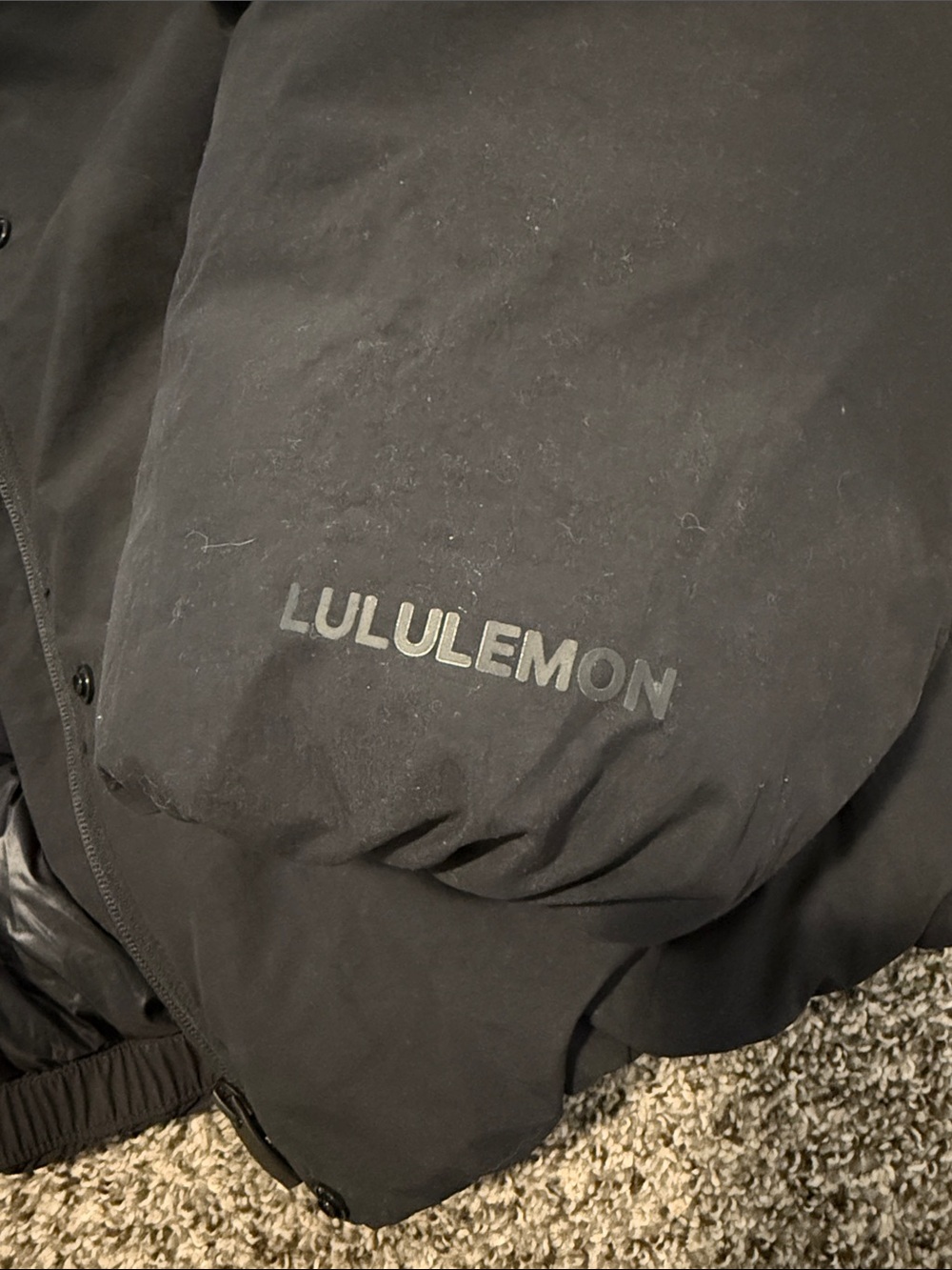 lululemon athletica Women's Black Oversized Bubble-Hem Puffer Jacket with Hood - Picture 10 of 11
